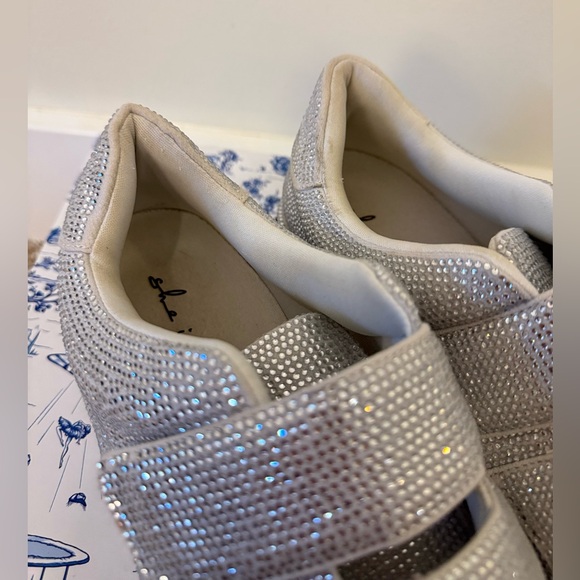 She Is CHEVAL Gunna Be A Supermodel Silver Sparkly Sneakers - Totally Buggin - 8 - Picture 5 of 16